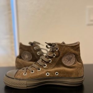Converse Brown corduroy